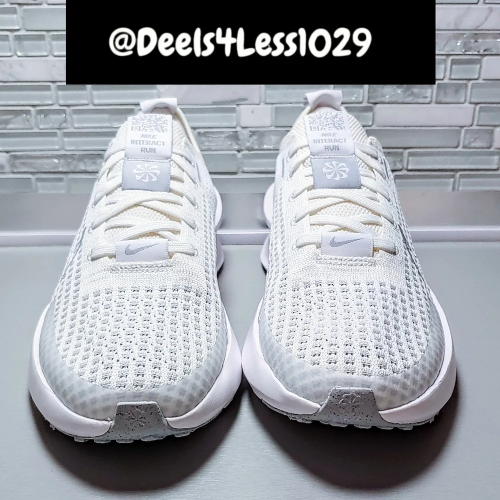 Nike Interact Run Womens Size 9.5 White Cool Grey